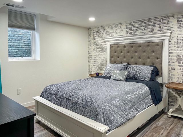 1709 5th Ave, Minot, ND 58701