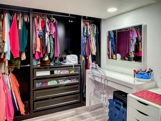 1709 5th Ave, Minot, ND 58701