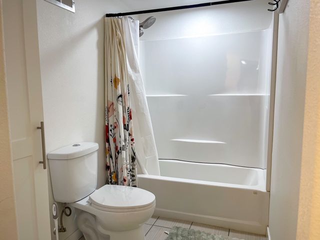 1709 5th Ave, Minot, ND 58701