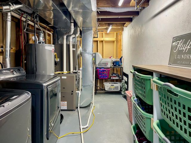 1709 5th Ave, Minot, ND 58701