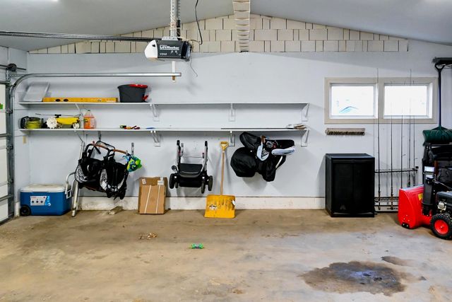 1709 5th Ave, Minot, ND 58701