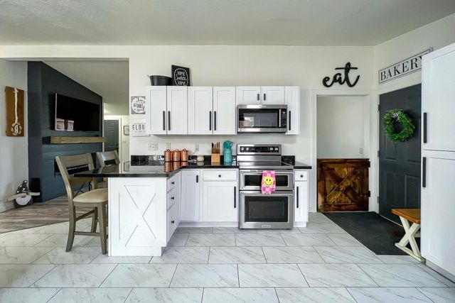 1709 5th Ave, Minot, ND 58701