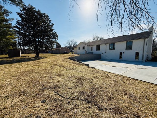 150 Fairways Dr, Hendersonville, TN 37075