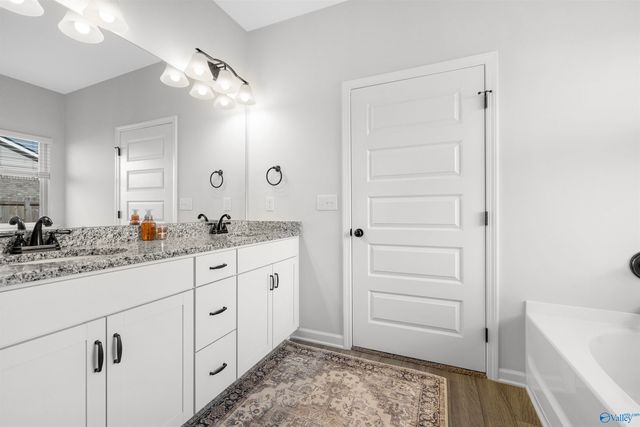 200 School House Road, Decatur, AL 35603