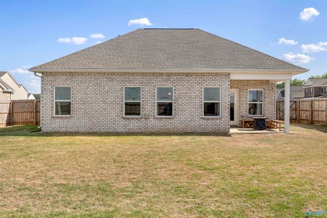200 School House Road, Decatur, AL 35603