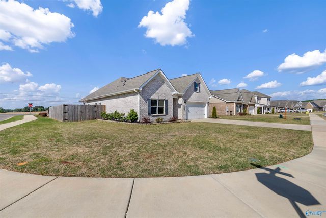 200 School House Road, Decatur, AL 35603