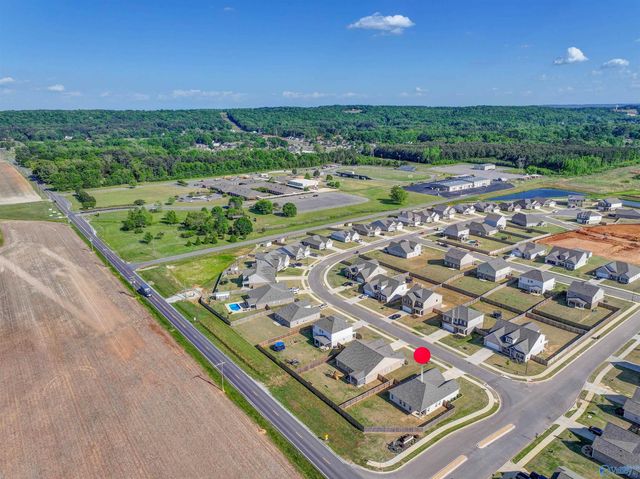 200 School House Road, Decatur, AL 35603