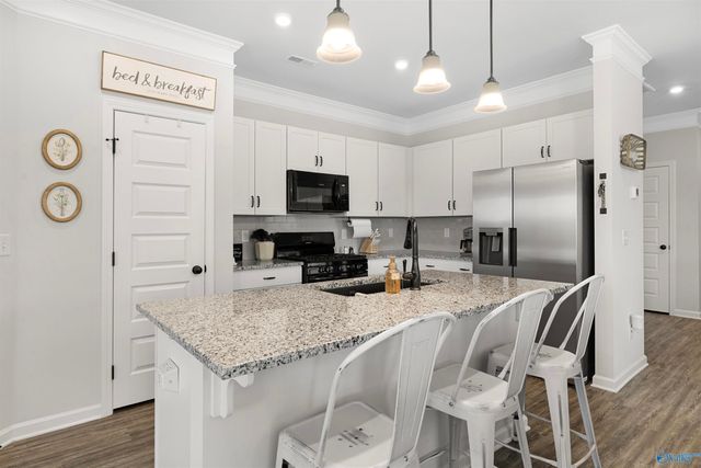 200 School House Road, Decatur, AL 35603