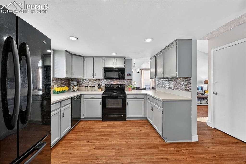 Image 13 of property listing at 8535 Sassafras Drive, Colorado Springs, CO 80920