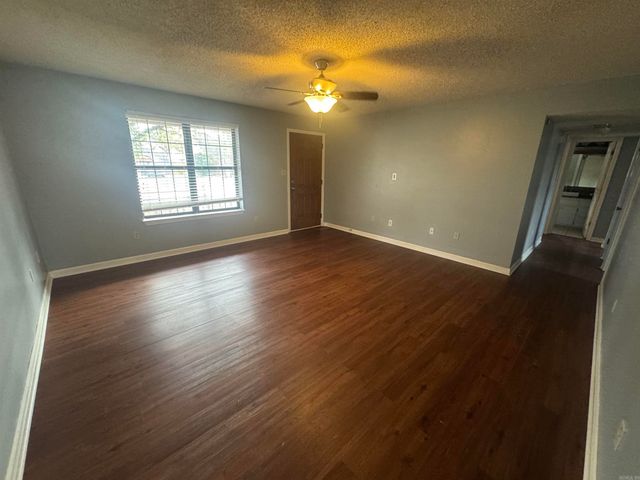 104 Northfield Dr Drive, Searcy, AR 72143