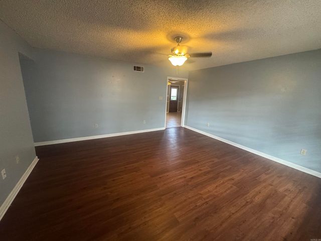 104 Northfield Dr Drive, Searcy, AR 72143