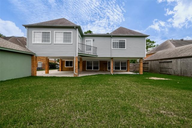 2112 Limrick Drive, Pearland, TX 77581