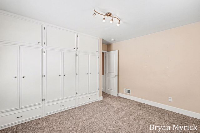 216 Dartmouth Avenue, Holland, MI 49423