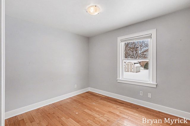 216 Dartmouth Avenue, Holland, MI 49423