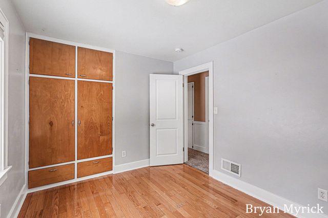 216 Dartmouth Avenue, Holland, MI 49423