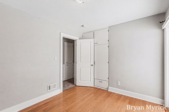 216 Dartmouth Avenue, Holland, MI 49423