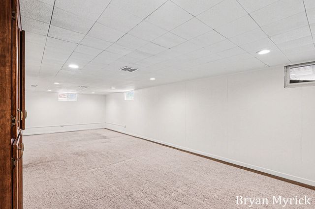 216 Dartmouth Avenue, Holland, MI 49423