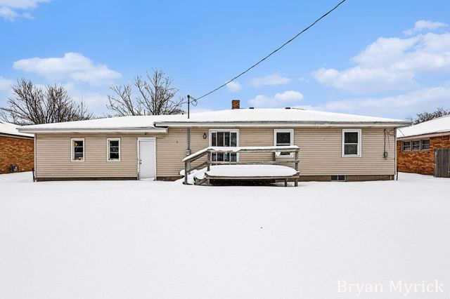 216 Dartmouth Avenue, Holland, MI 49423