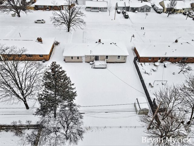 216 Dartmouth Avenue, Holland, MI 49423