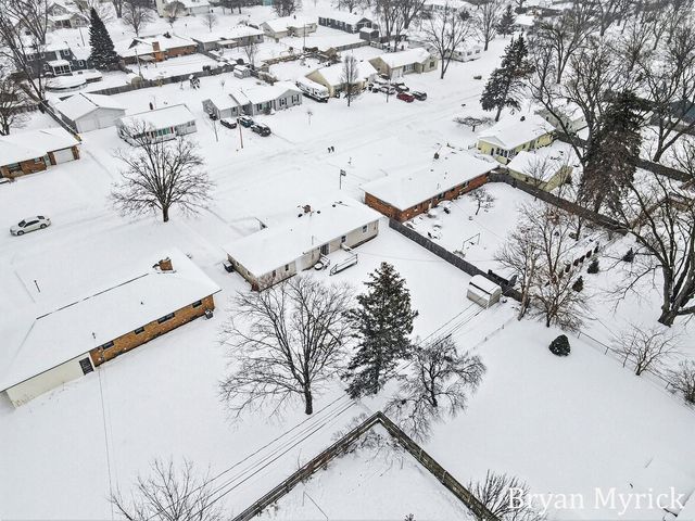 216 Dartmouth Avenue, Holland, MI 49423