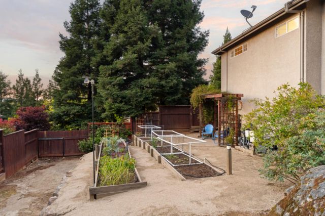 3317 Chasen Dr, Cameron Park, CA 95682