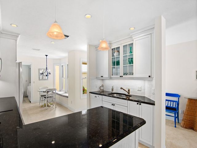 560 N Monterey Drive, Indian River Shores, FL 32963