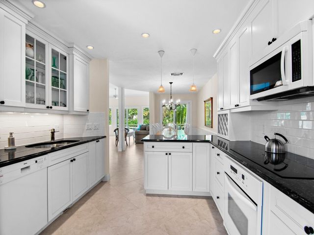 560 N Monterey Drive, Indian River Shores, FL 32963