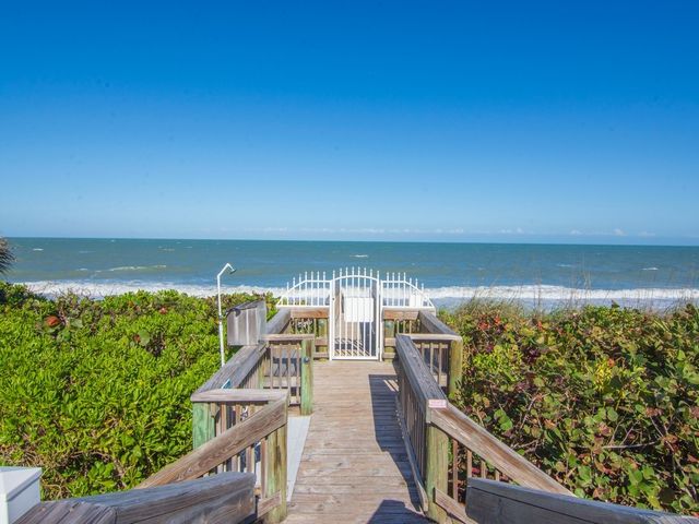 560 N Monterey Drive, Indian River Shores, FL 32963