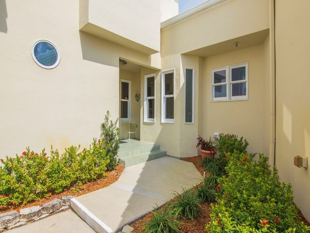 560 N Monterey Drive, Indian River Shores, FL 32963