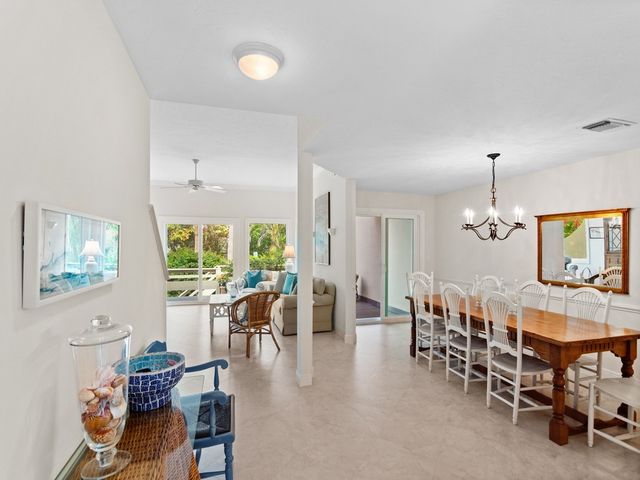 560 N Monterey Drive, Indian River Shores, FL 32963