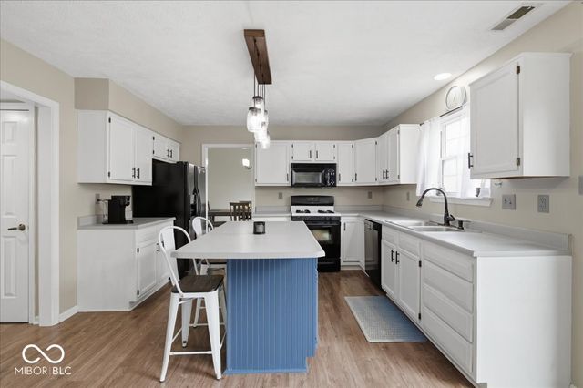 18 Village Parkway, Pendleton, IN 46064
