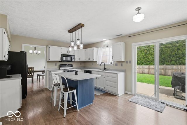 18 Village Parkway, Pendleton, IN 46064