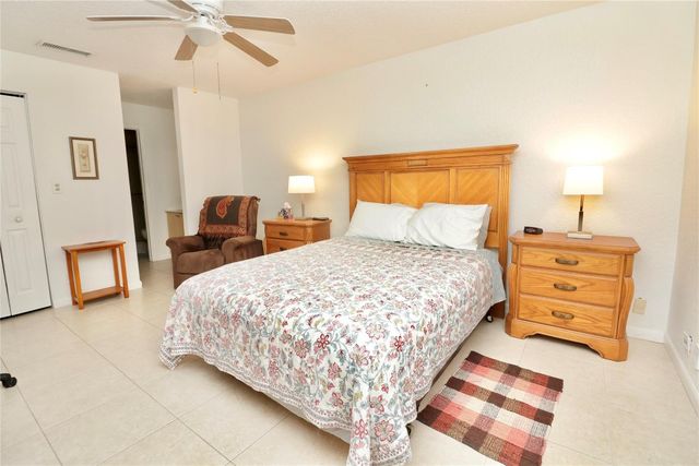 419 SW Natura Avenue B, Deerfield Beach, FL 33441