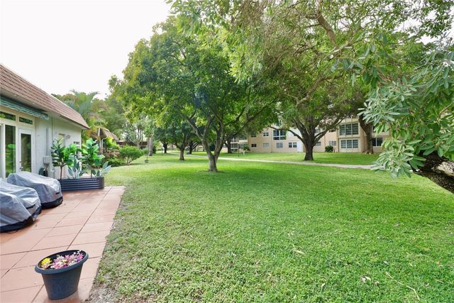 419 SW Natura Avenue B, Deerfield Beach, FL 33441