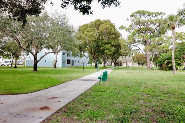 419 SW Natura Avenue B, Deerfield Beach, FL 33441