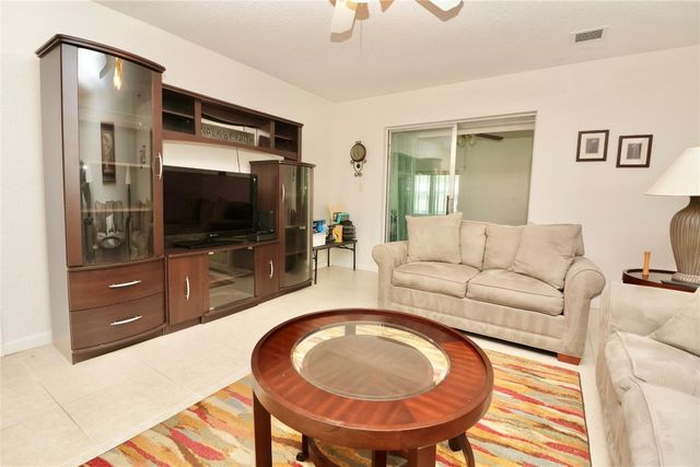 419 SW Natura Avenue B, Deerfield Beach, FL 33441
