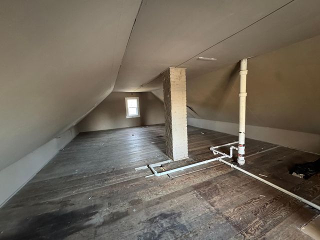 633 Parkway Drive, Saint Paul, MN 55106