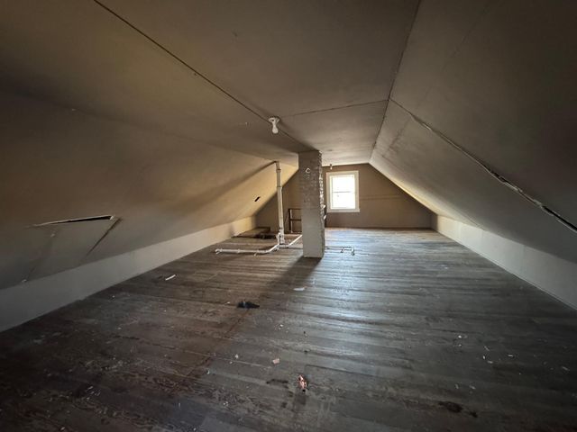 633 Parkway Drive, Saint Paul, MN 55106