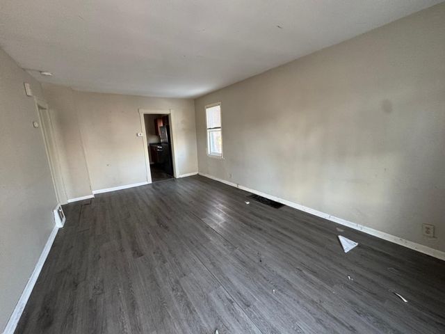 633 Parkway Drive, Saint Paul, MN 55106