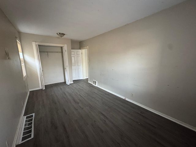 633 Parkway Drive, Saint Paul, MN 55106