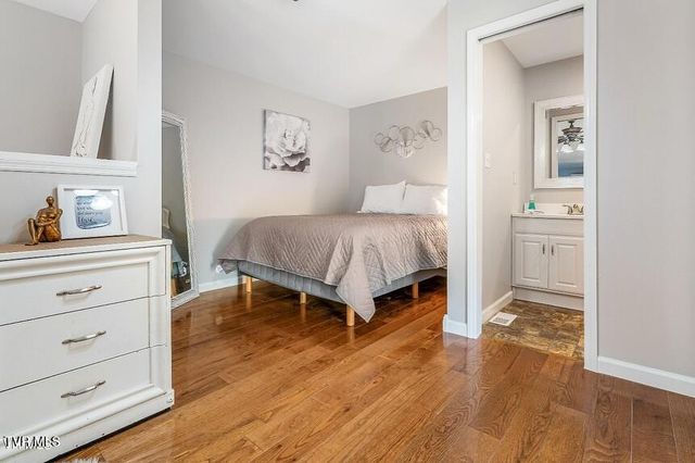 3220 Knob Creek Road, Johnson City, TN 37615