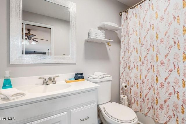 3220 Knob Creek Road, Johnson City, TN 37615