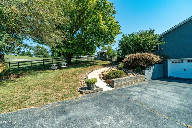 3220 Knob Creek Road, Johnson City, TN 37615