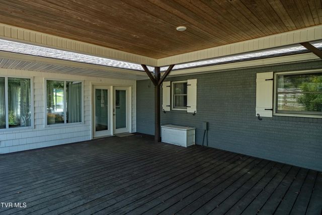 3220 Knob Creek Road, Johnson City, TN 37615