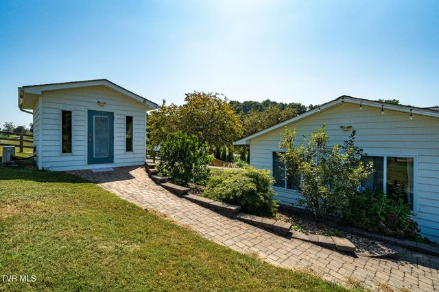 3220 Knob Creek Road, Johnson City, TN 37615