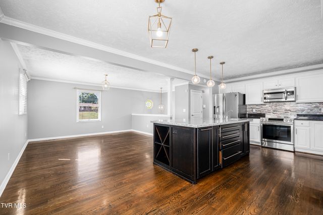 3220 Knob Creek Road, Johnson City, TN 37615