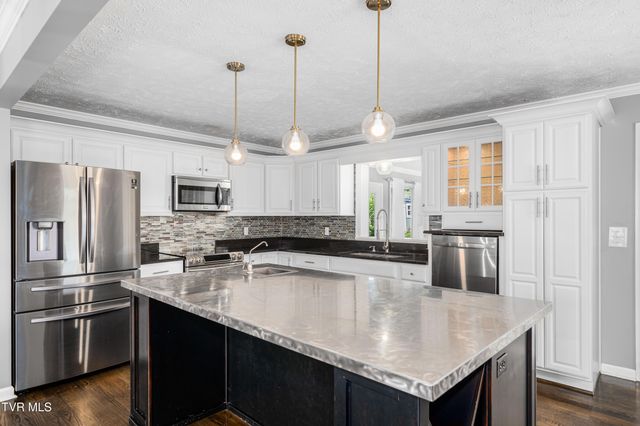 3220 Knob Creek Road, Johnson City, TN 37615