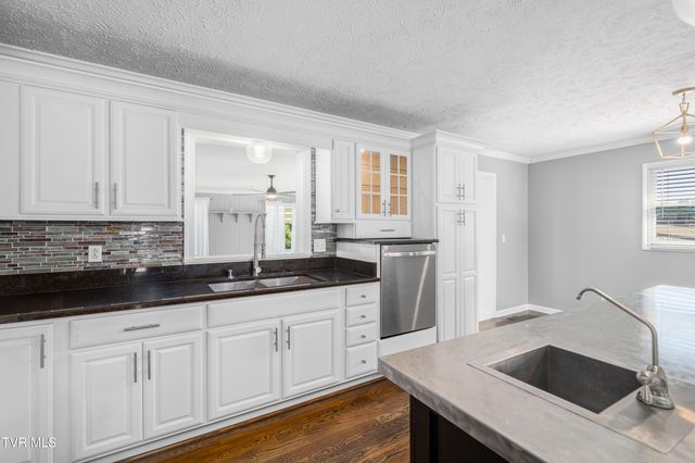 3220 Knob Creek Road, Johnson City, TN 37615