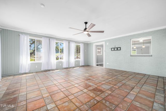 3220 Knob Creek Road, Johnson City, TN 37615