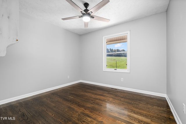 3220 Knob Creek Road, Johnson City, TN 37615